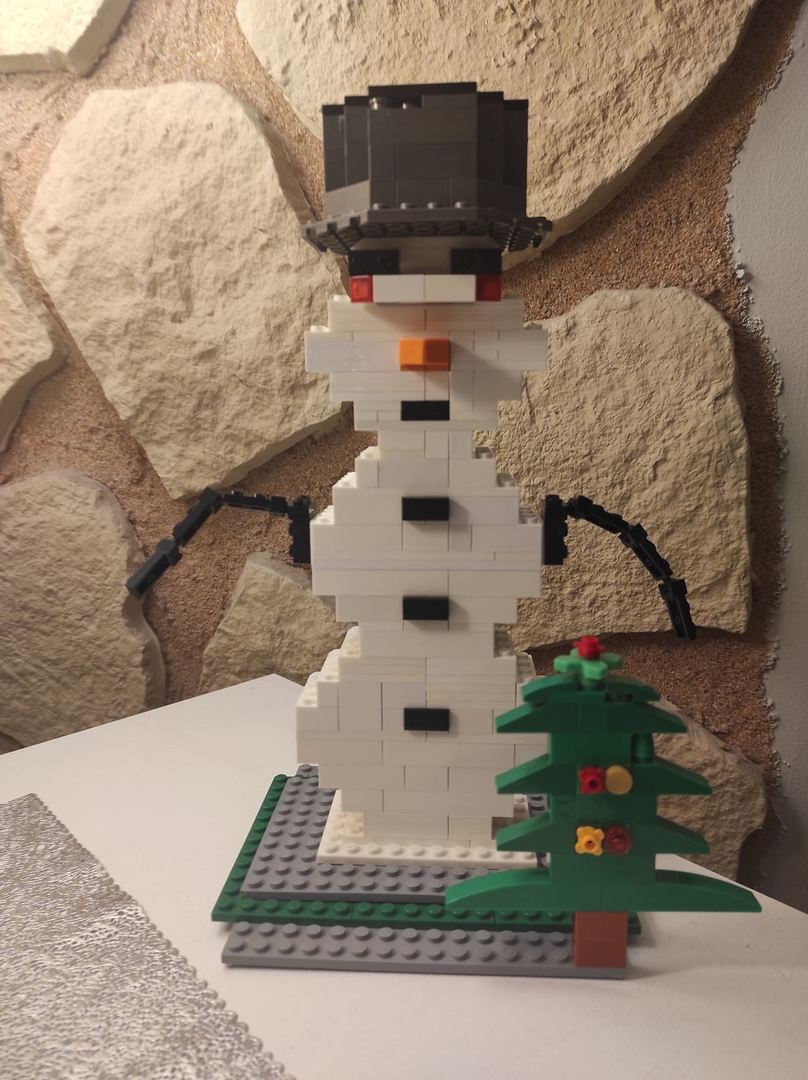 wiktor_pawlowski_balwan_z_lego_1bresizer1500q80.jpg