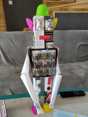 robot3jpg [300x400]