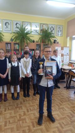 Tutaj powinien być opis obrazka