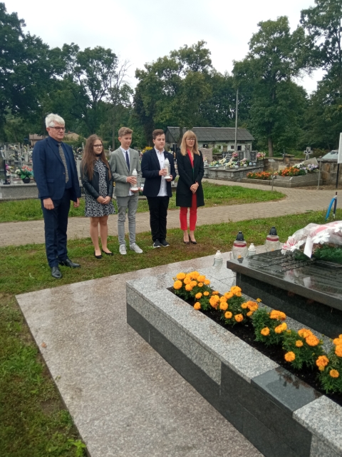 Tutaj powinien być opis obrazka