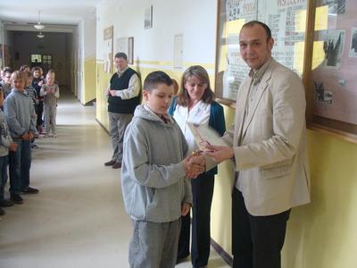 Wręczenie nagród za ws konkurs polonistyczny. maj 2011.