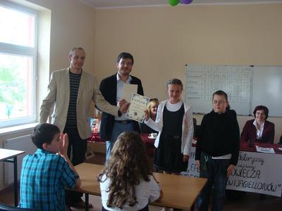 Wręczenie nagród uczestnikom konkursu historycznego. maj 2011.