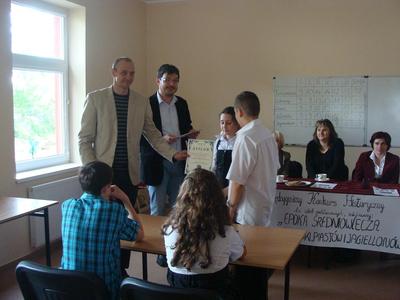 Wręczenie nagród uczestnikom konkursu historycznego. maj 2011.