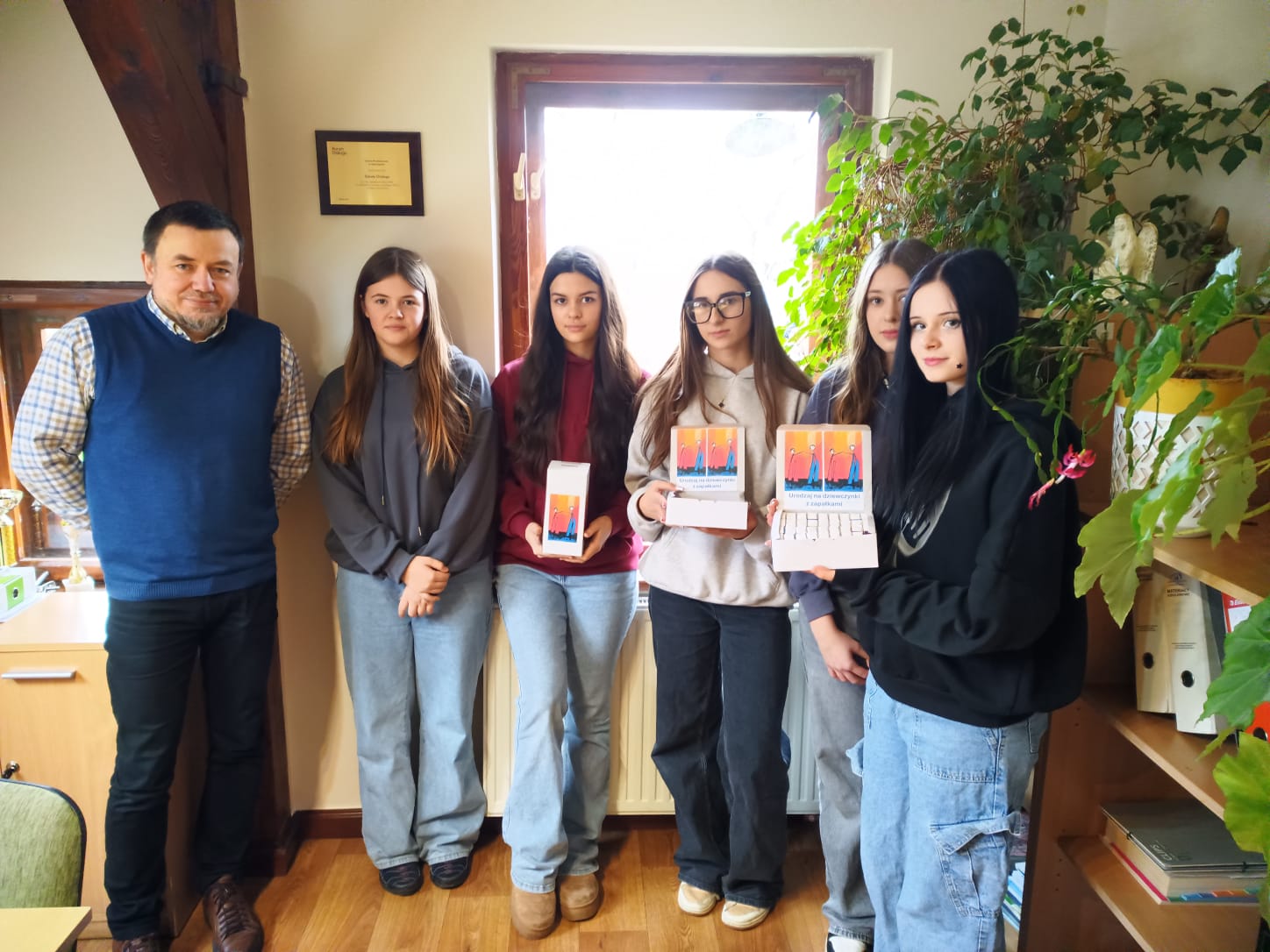 Tutaj powinien być opis obrazka