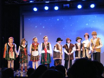 uczniowie kl. III - zdobywcy II miejsca w kategorii zespoły