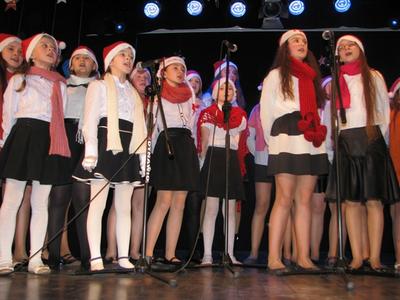 "Karmelki" zespół wokalny - zdobywca I miejsca w kategorii zespołów kl. IV - VI