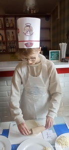 Przygotowanie ciasta na pizzę