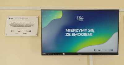 Monitor multimedialny do wyświetlania danych z czujnika smogu