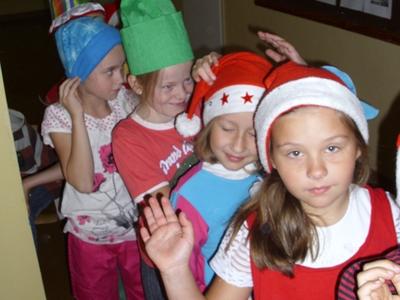 Krasnale gotowe do występu!
