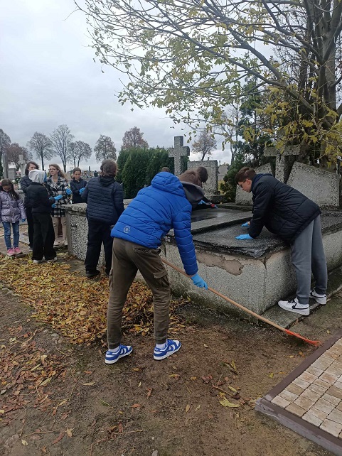 Tutaj powinien być opis