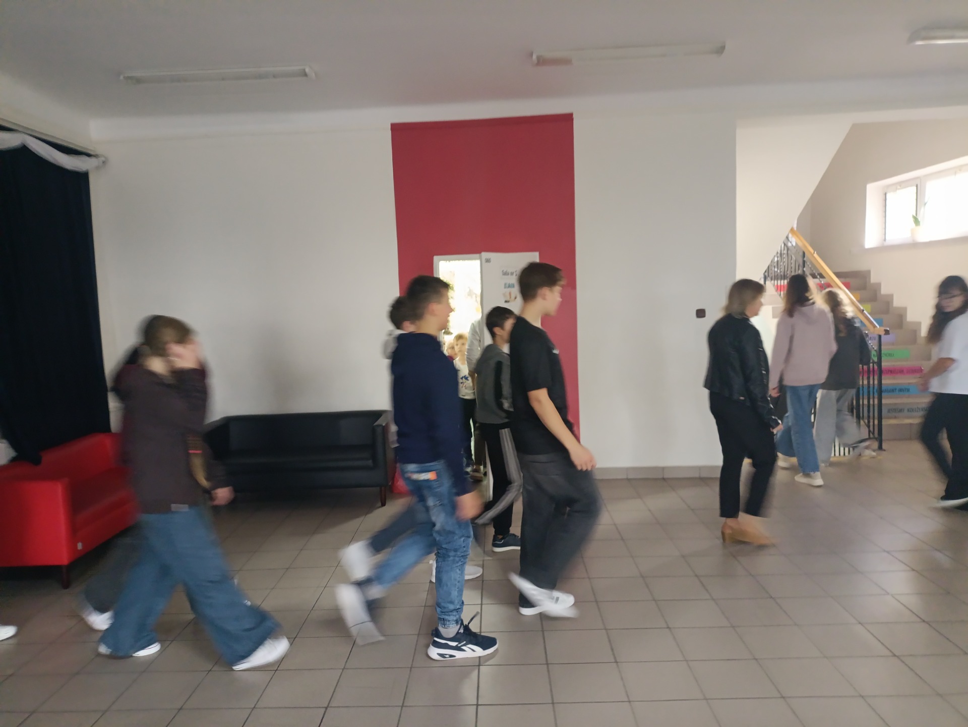 Próbne ewakuacje w Szkole Podstawowej im. św. Jadwigi Królowej w Blinowie