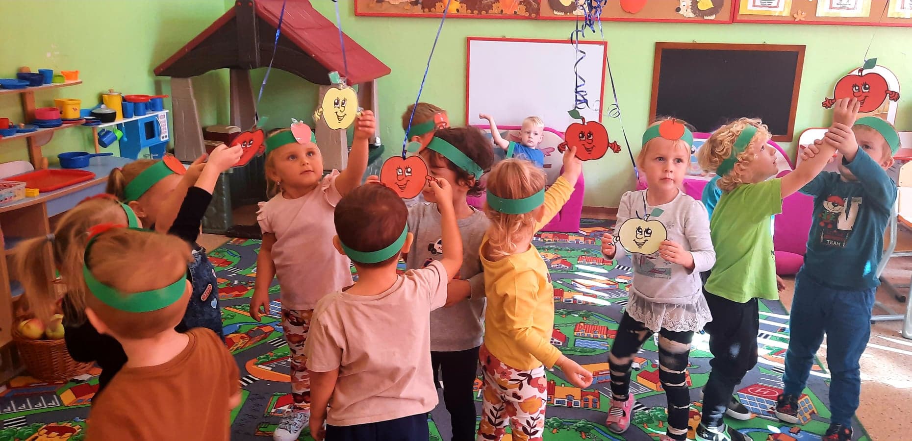 dzien_jablka2jpg [1860x900]