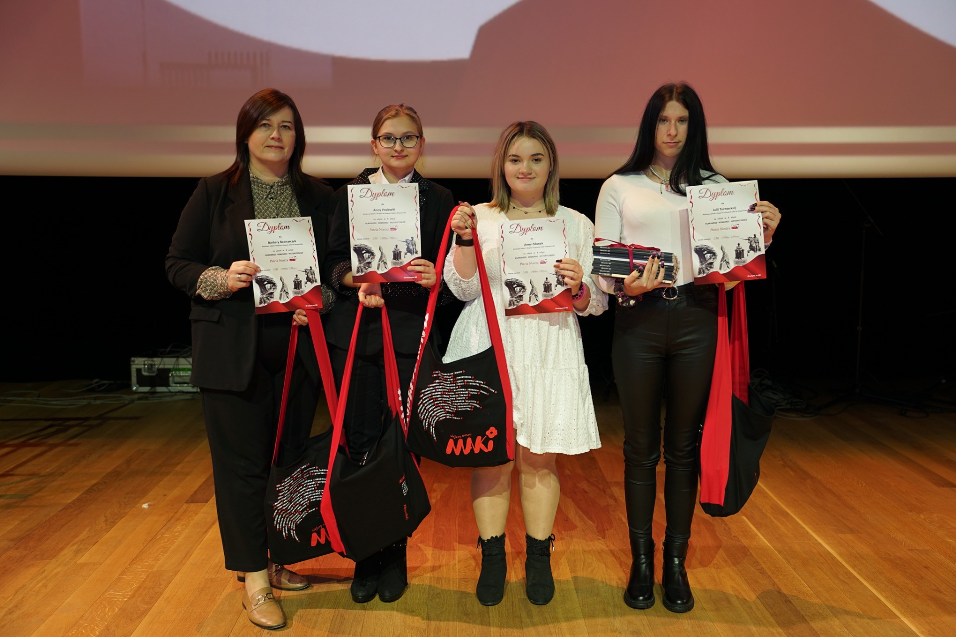 Tutaj powinien być opis obrazka