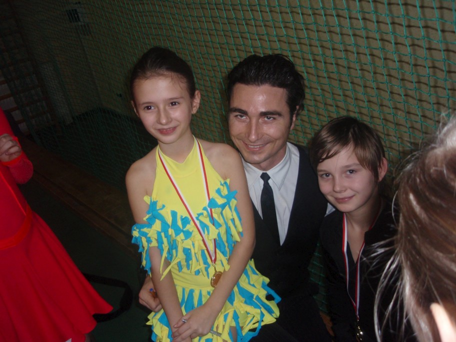 Nasi tancerze Zuzanna Bełtowska i Piotr Kępiński w towarzystwie Jana Klimenta.