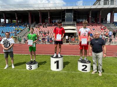 Radosław Szwajkowski, II  miejsce w biegu na 60m.