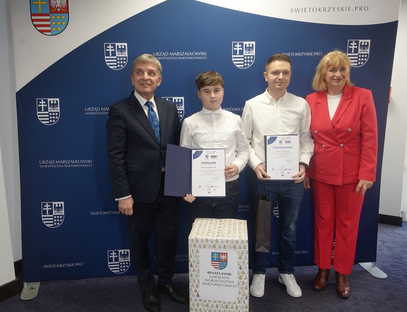 Tutaj powinien być opis obrazka