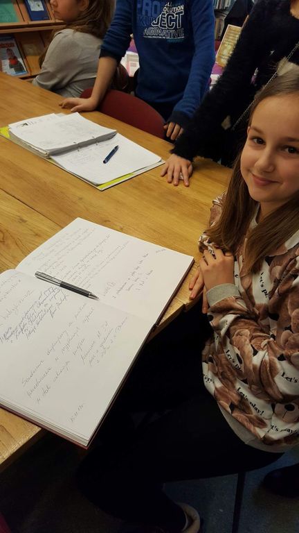 w_ksiaznicy5.jpg w_ksiaznicy5.jpg