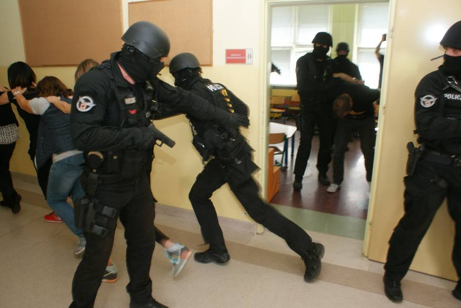 5b322a020dadb_osize933x0q70h0a136c.jpg 5b322a020dadb_osize933x0q70h0a136c.jpg