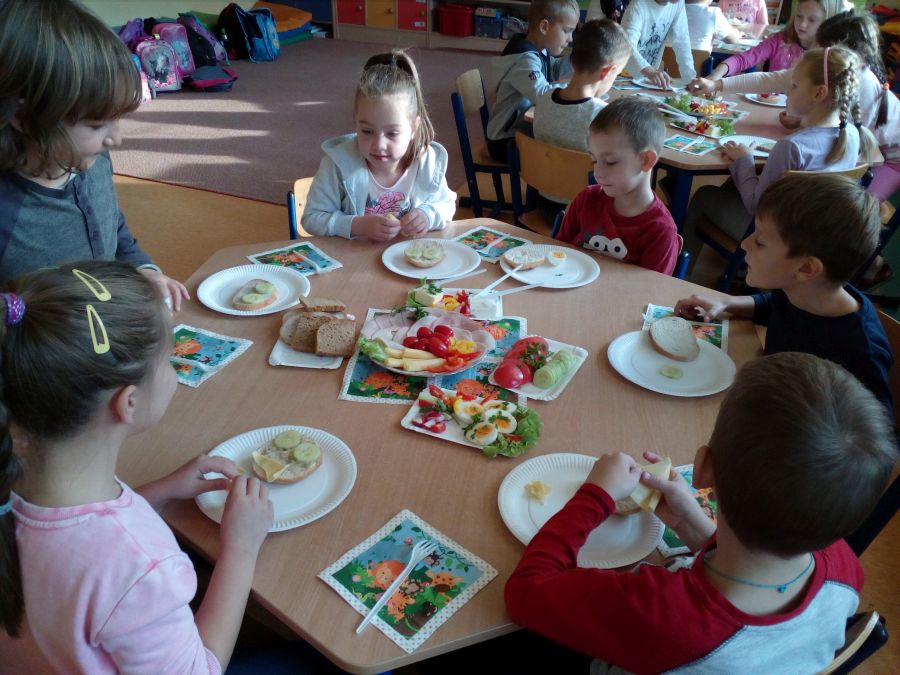 sniadanie2.jpg sniadanie2.jpg