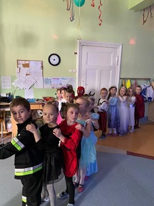 144425080_995824640943816_7305214459152734952_njpg [225x300]