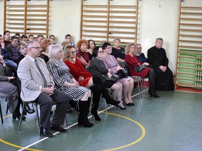 nauczyciele, uczniowie