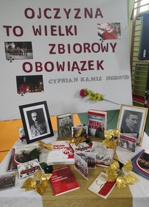 wystawka dotycząca odzyskania niepodległości