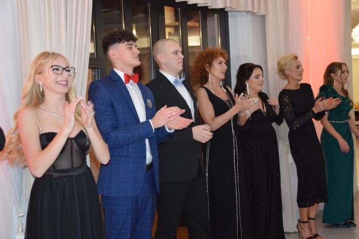 Przeżyjmy to jeszcze raz...