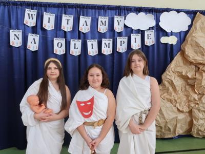 HESTIA, DIONIZOS I TETYDA