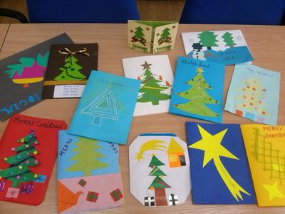 Kartki świąteczne wykonali uczniowie klas IV - V pod kierunkiem pani K.Płonki-Ryczan