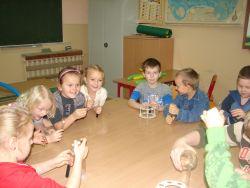 Badamy odczyny różnych substancji.