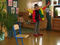 Kuba świetnie wcielił się w rolę klowna.