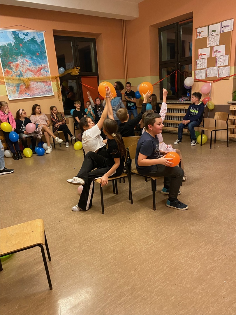 Tutaj powinien być opis obrazka
