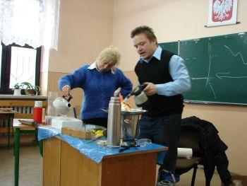 Pani Teresa Michalska skrapla tlen.