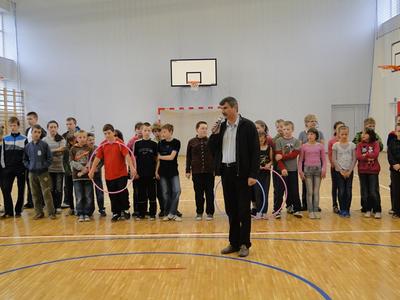 Pan Dyrektor składa życzenia uczniom z okazji Międzynarodowego Dnia Dziecka  