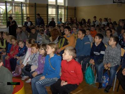 140 uczniów z terenu całej gminy Głogów Młp. oczekuje z niecierpliwością na rozpoczęcie Pikniku Nauk