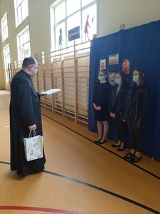 Uczennice podczas ogłoszenia wyników.