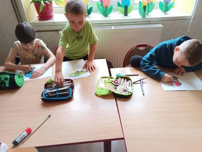 Bezpiecznie na drodze z Rodziną Treflików