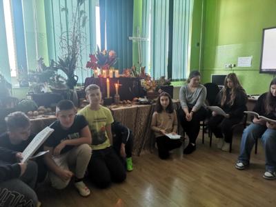Spotkania z lekturą "Dziady" A. Mickiewicza na lekcji w kl. 7.