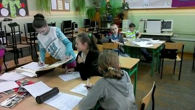 Podczas pracy nad encyklopedią - wyszukiwanie informacji w czasopismach, kronice i internecie.