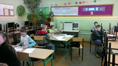 Podczas pracy nad encyklopedią - wyszukiwanie informacji w czasopismach, kronice i internecie.