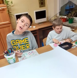 72586176_2682016395168043_462717412576329728_njpg [300x307]