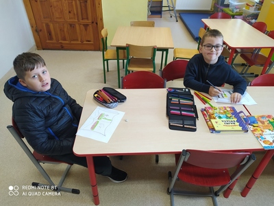 Na świetlicy szkolnej rozpoczęliśmy cykl zajęć literackich pt. W krainie najpiękniejszych baśni. Za