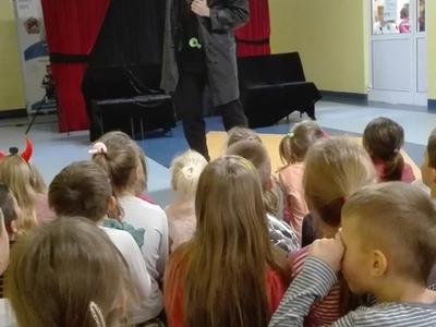 Spektakl profilaktyczny "Miś Niegrzeczniś" w IA