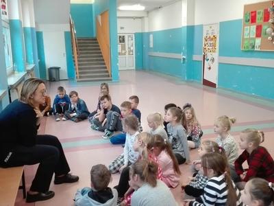 Zajęcia w I A na temat bezpiecznych ferii