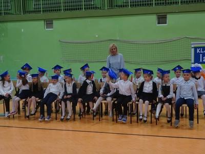 Uczniowie klas pierwszych