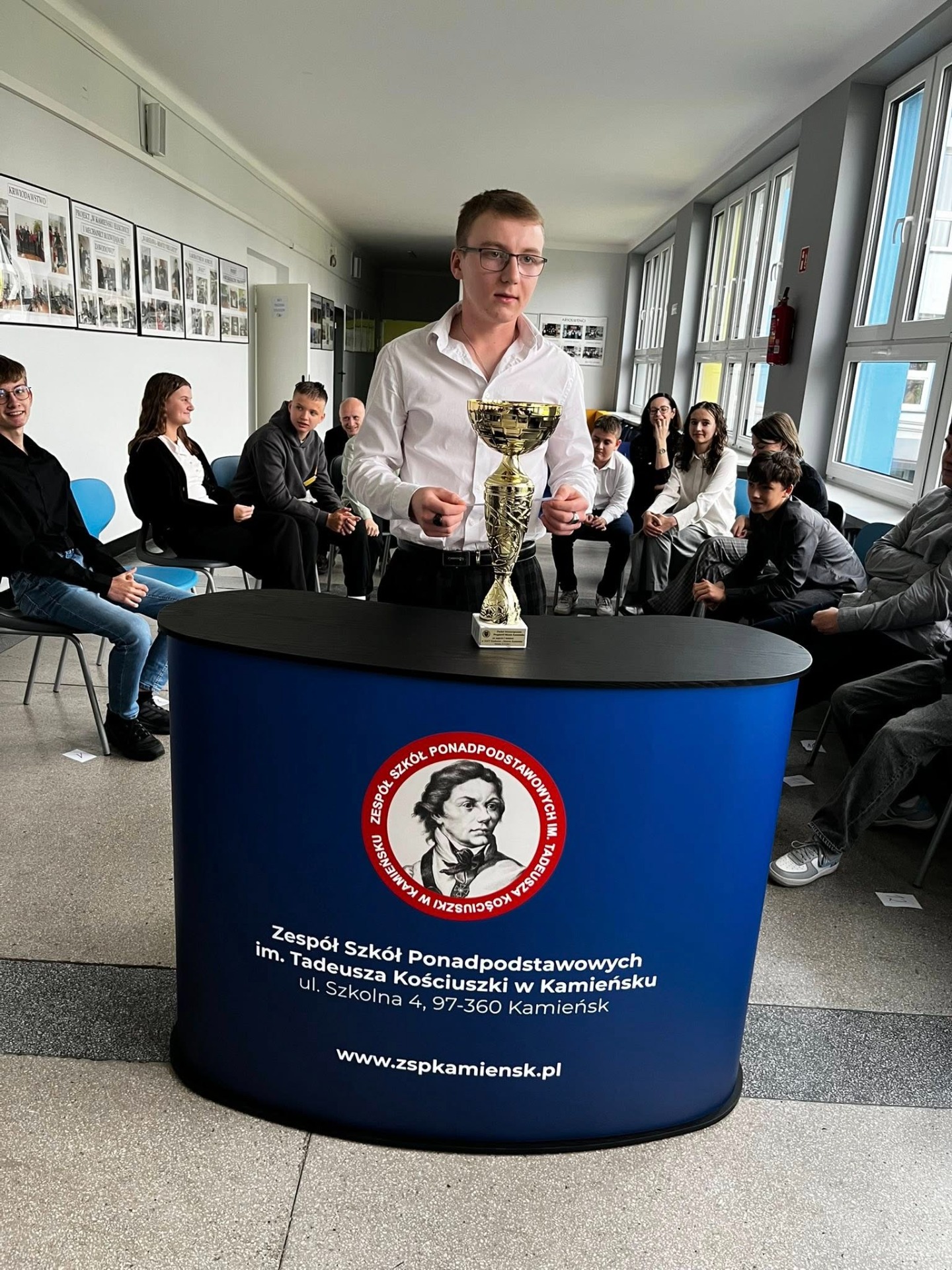 Tutaj powinien być opis obrazka