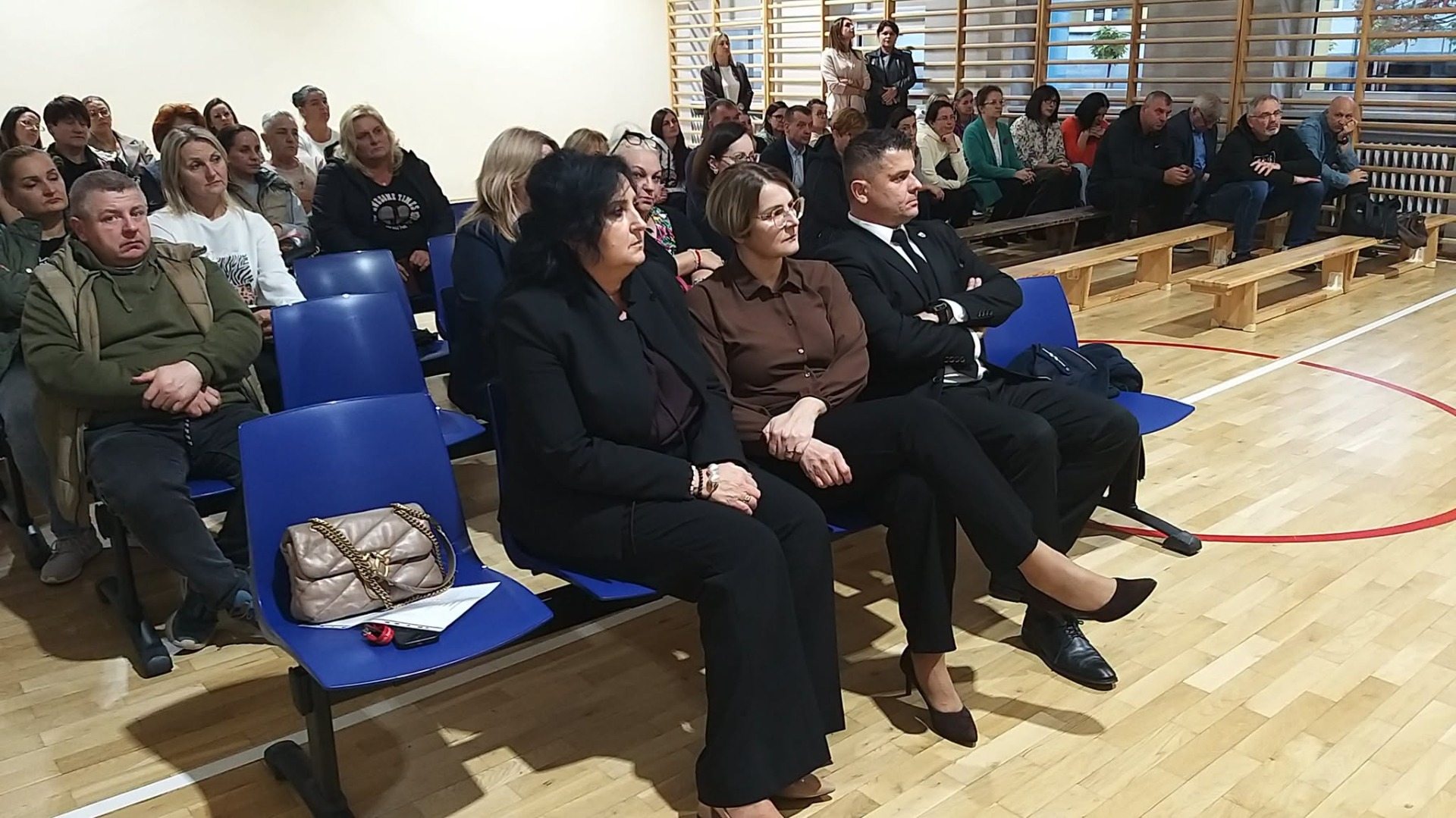 Spotkanie z rodzicami o bezpieczeństwie uczniów w Kamieńsku