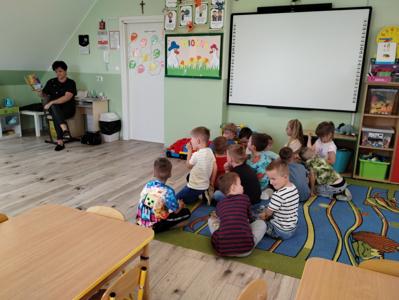Pani Bibliotekarka w Przedszkolu w Łańcach