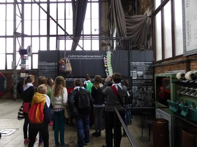 Działanie I - wycieczka do muzeum przemysłowego U6 w Ostrawie - Vitkovicach. Jak człowiek wykorzystuje tkaniny.