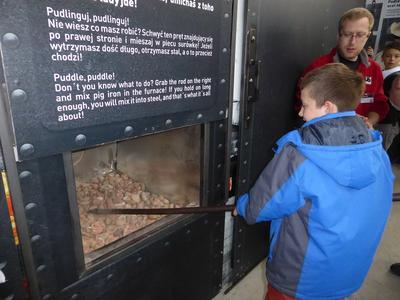 Działanie I - wycieczka do muzeum przemysłowego U6 w Ostrawie - Vitkovicach. Wytapianie stali.